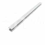 O bandă Baioneta H de metal pe fond alb cu tub de ventilație.