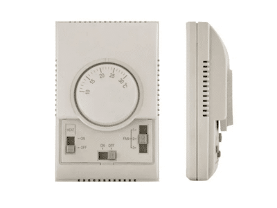 Termostat TR110 este un termostat alb, montat pe perete, cu un cadran de temperatură Celsius și comutatoare pentru funcțiile de încălzire, ventilator și pornire/oprire, afișate atât din față, cât și din lateral.