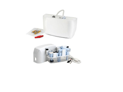 O cutie albă cu grilă de ventilație și Pompa de condens Mini Blanc.